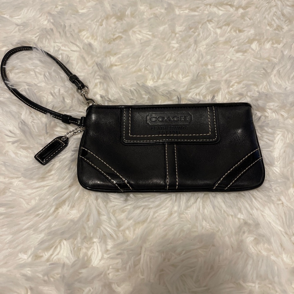 Black Leather Coach Leatherware Est. 1941Zippered Wristlet Pouch w strap 6” x 4”